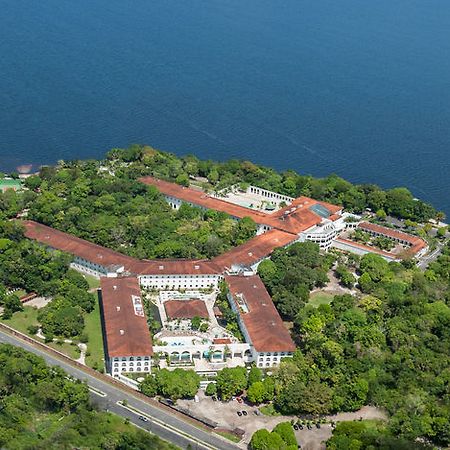 Hotel Tropical Manaus Exterior foto Aerial view of the resort