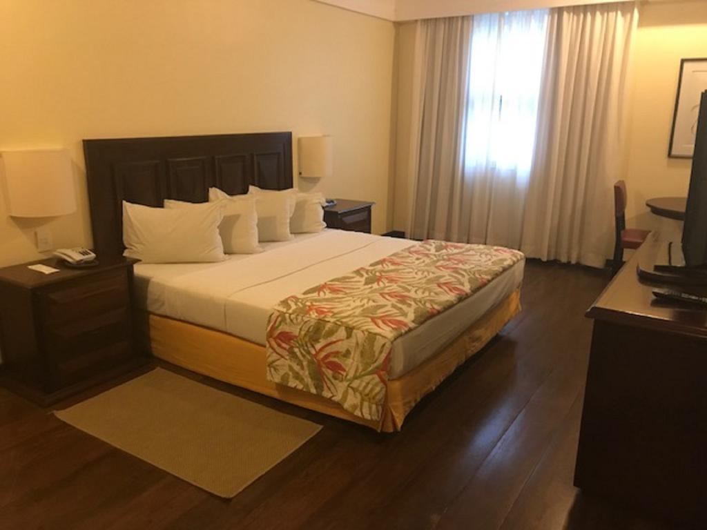 Hotel Tropical Manaus Exterior foto A room at the hotel