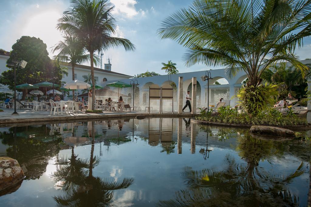 Hotel Tropical Manaus Exterior foto The main building of the zoo