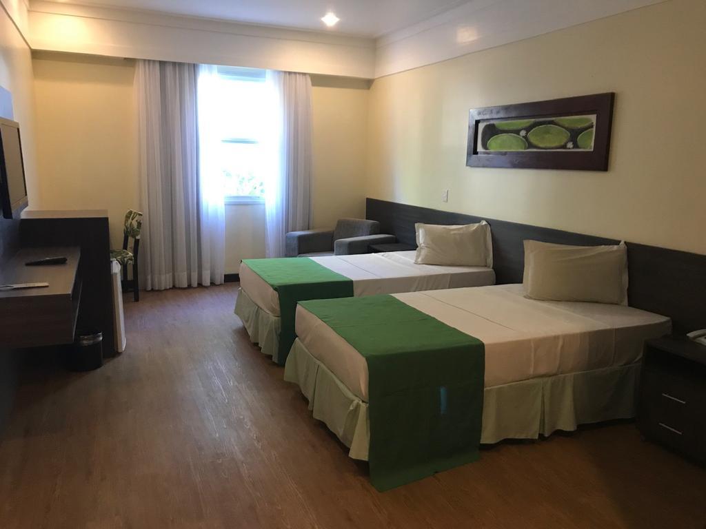 Hotel Tropical Manaus Exterior foto A room at the hotel