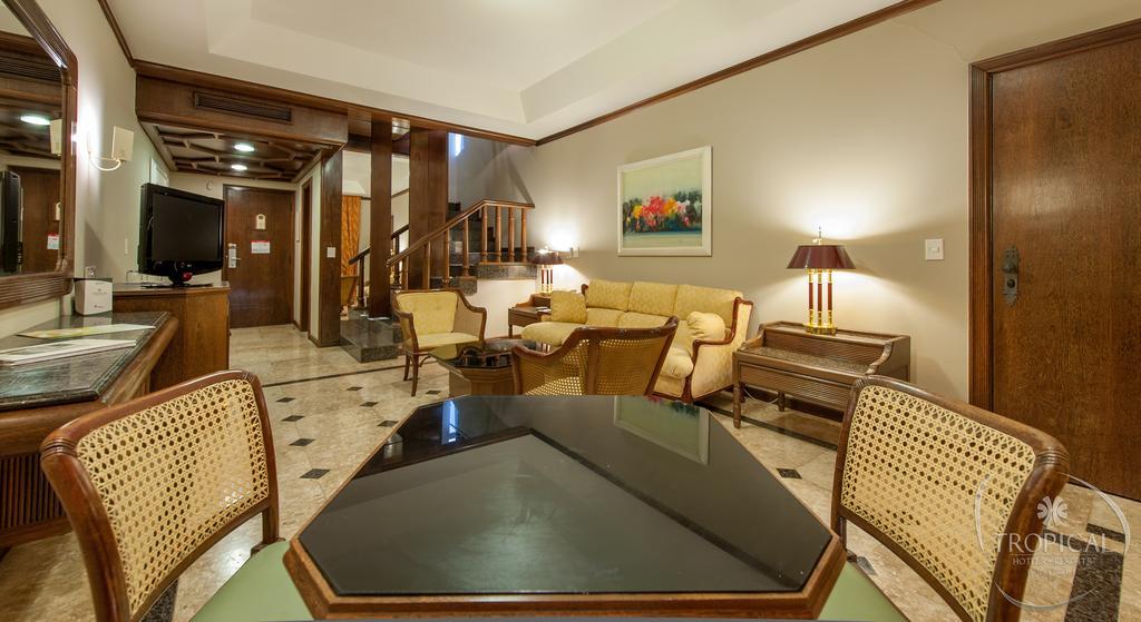 Hotel Tropical Manaus Exterior foto A living room at the Taj Bengal