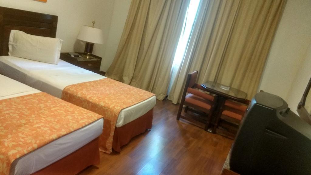 Hotel Tropical Manaus Exterior foto A room at the hotel