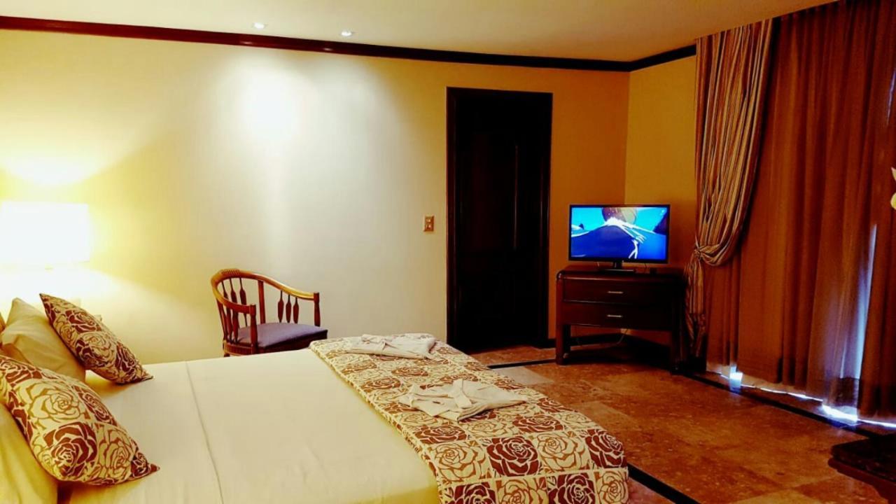 Hotel Tropical Manaus Exterior foto A room at the hotel