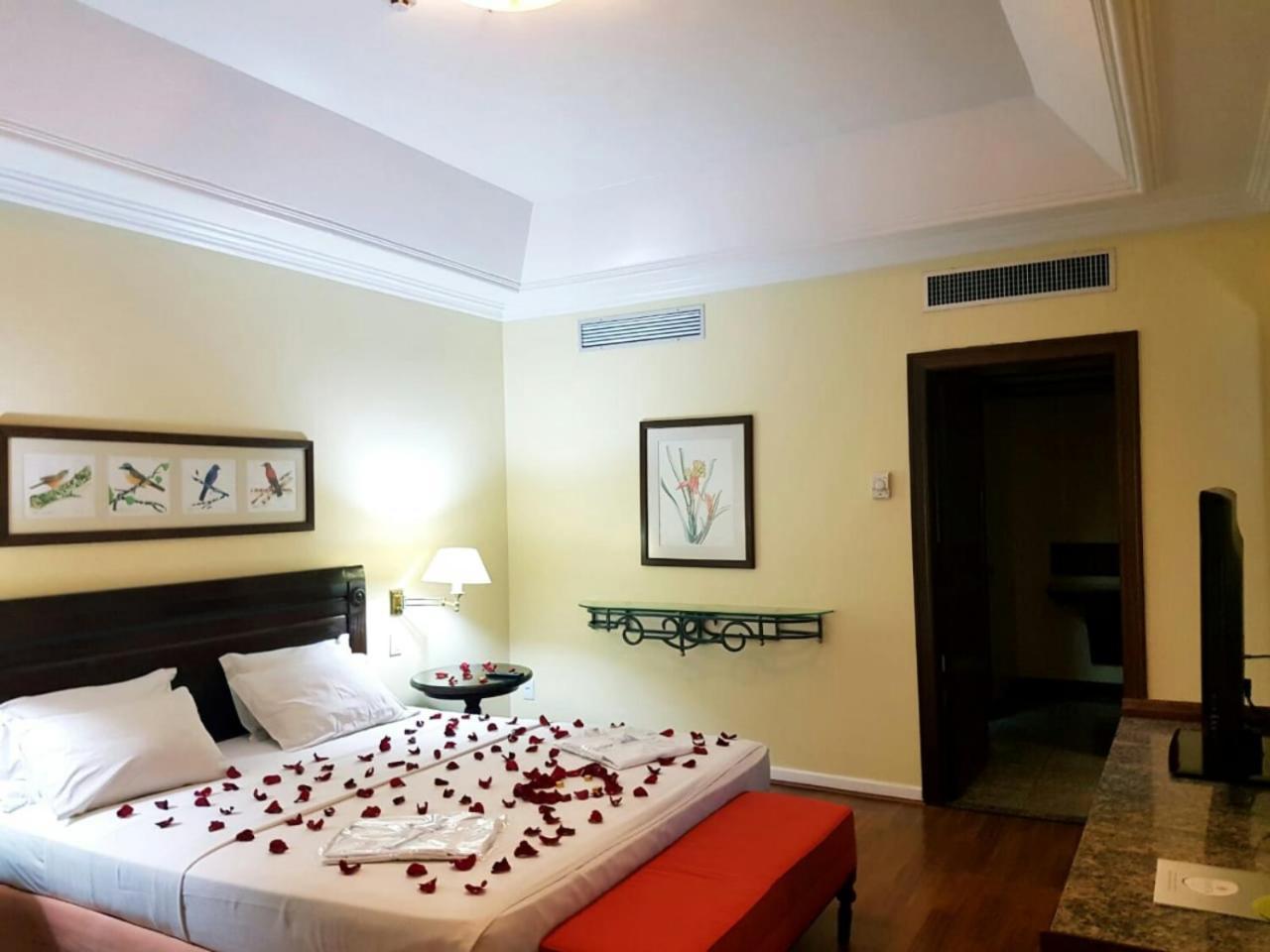 Hotel Tropical Manaus Exterior foto A room at the hotel