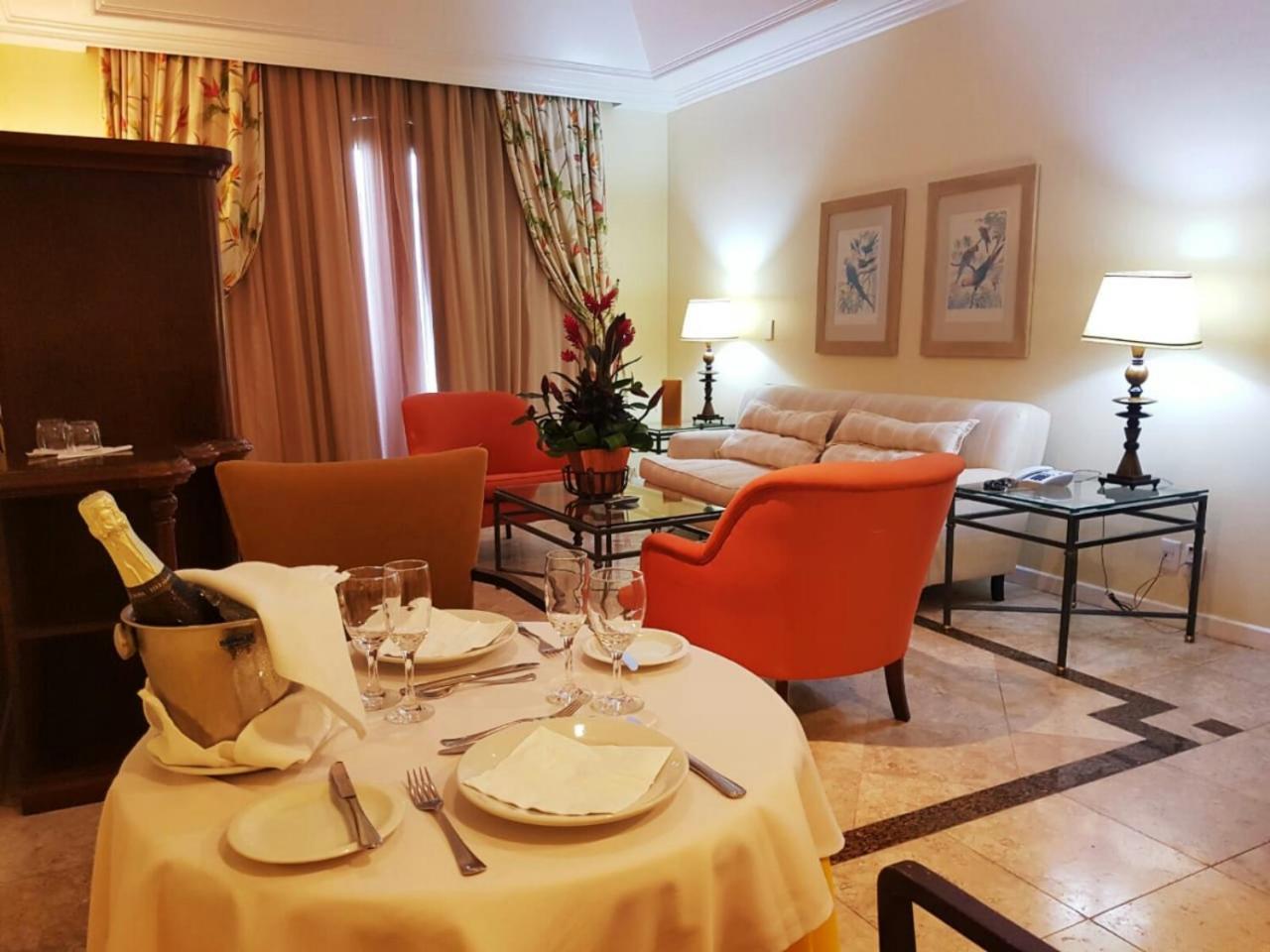 Hotel Tropical Manaus Exterior foto A suite at the Four Seasons Hotel, Madrid