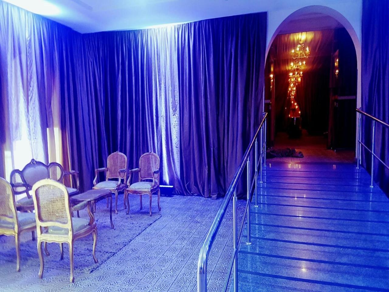 Hotel Tropical Manaus Exterior foto The interior of the National Theatre