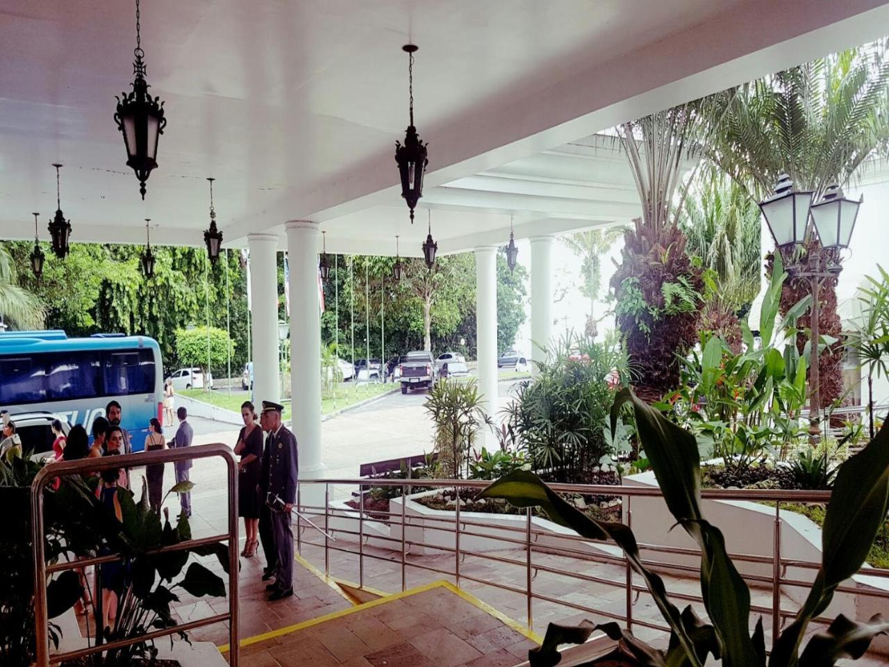 Hotel Tropical Manaus Exterior foto The front entrance of the hotel